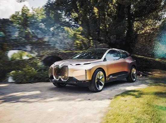 BMW Vision iNEXT登场 宝马开启个人出行新时代的图1